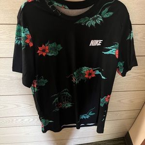 Nike top